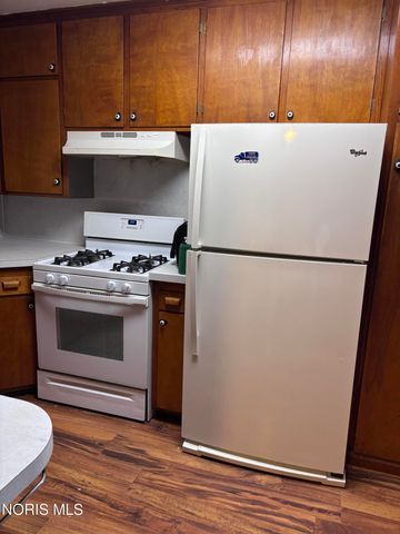 640 N Fostoria Road, Northwood, OH 43619