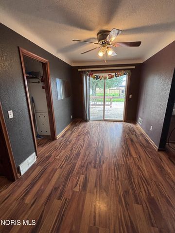 640 N Fostoria Road, Northwood, OH 43619