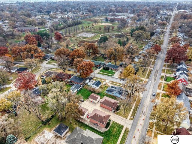 2922 N Cotner Boulevard, Lincoln, NE 68507