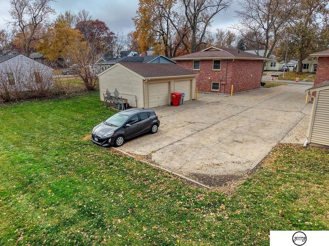 2922 N Cotner Boulevard, Lincoln, NE 68507