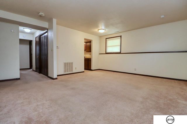 2922 N Cotner Boulevard, Lincoln, NE 68507