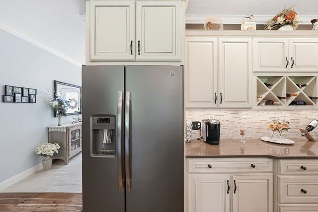 406 N Liberty St, Belchertown, MA 01007