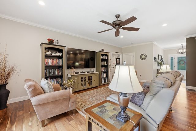 406 N Liberty St, Belchertown, MA 01007