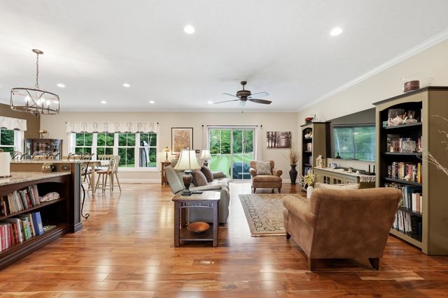 406 N Liberty St, Belchertown, MA 01007