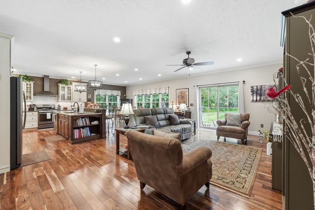 406 N Liberty St, Belchertown, MA 01007