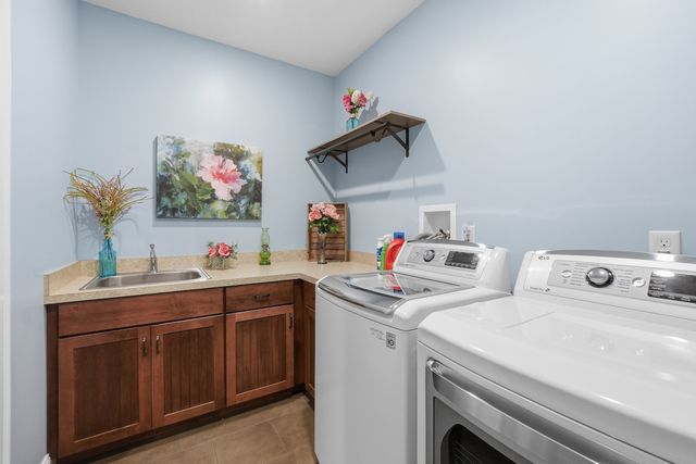 406 N Liberty St, Belchertown, MA 01007