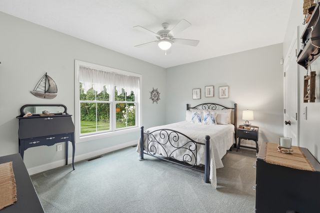 406 N Liberty St, Belchertown, MA 01007