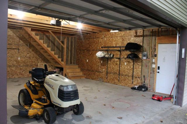 6905 Colt CIRCLE, West Bend, WI 53090