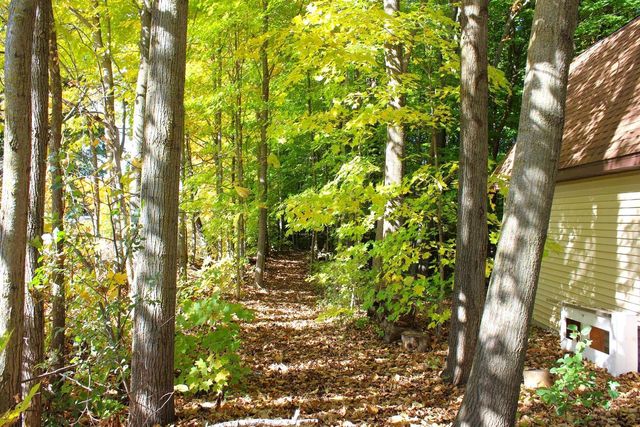 6905 Colt CIRCLE, West Bend, WI 53090