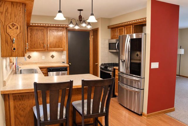 6905 Colt CIRCLE, West Bend, WI 53090