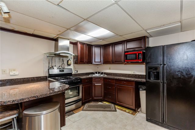 1 Polly Drive, North Providence, RI 02911