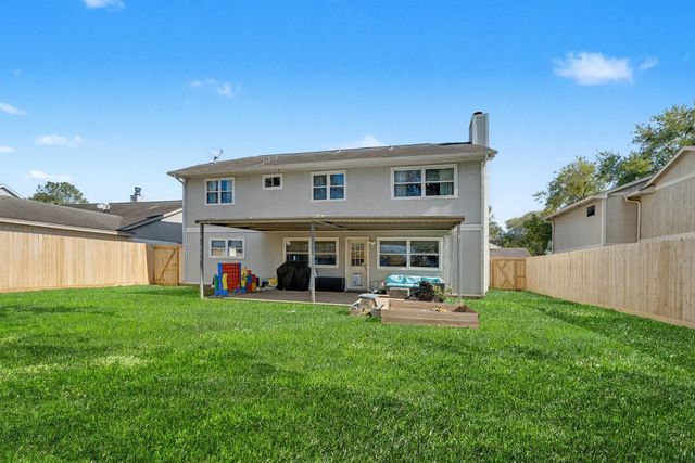 305 Bull Run Drive, League City, TX 77573