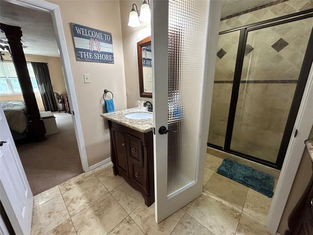 305 Bull Run Drive, League City, TX 77573