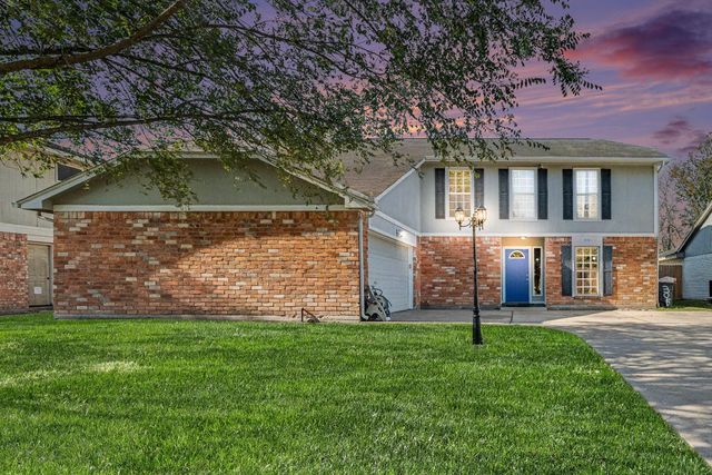 305 Bull Run Drive, League City, TX 77573