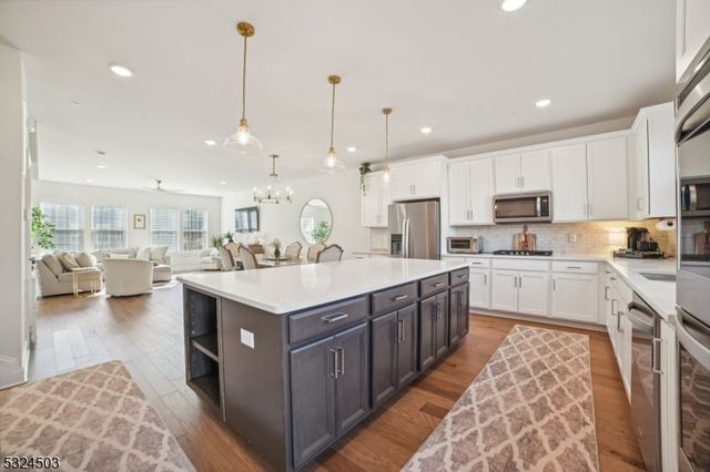 5 Marigold Ct, Warren Twp., NJ 07059
