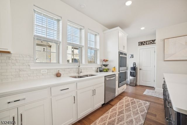5 Marigold Ct, Warren Twp., NJ 07059