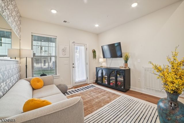 5 Marigold Ct, Warren Twp., NJ 07059