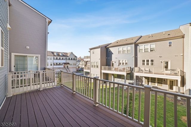 5 Marigold Ct, Warren Twp., NJ 07059