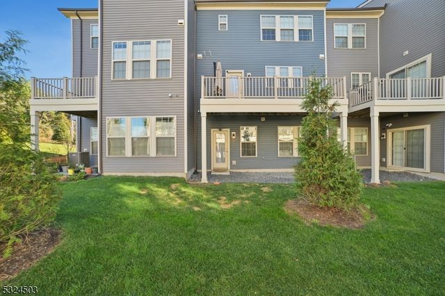 5 Marigold Ct, Warren Twp., NJ 07059