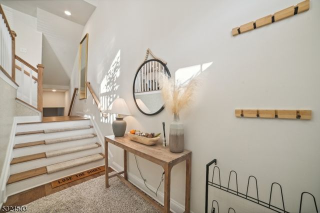 5 Marigold Ct, Warren Twp., NJ 07059