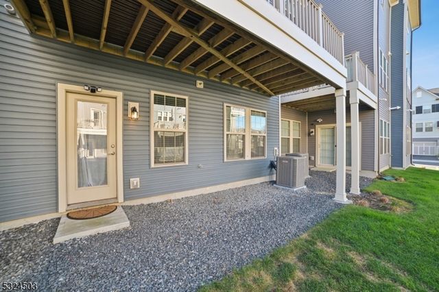 5 Marigold Ct, Warren Twp., NJ 07059