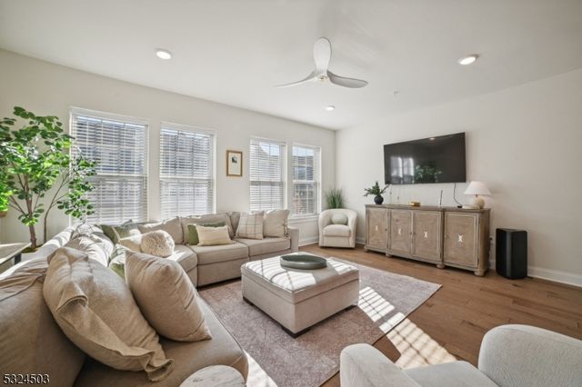 5 Marigold Ct, Warren Twp., NJ 07059