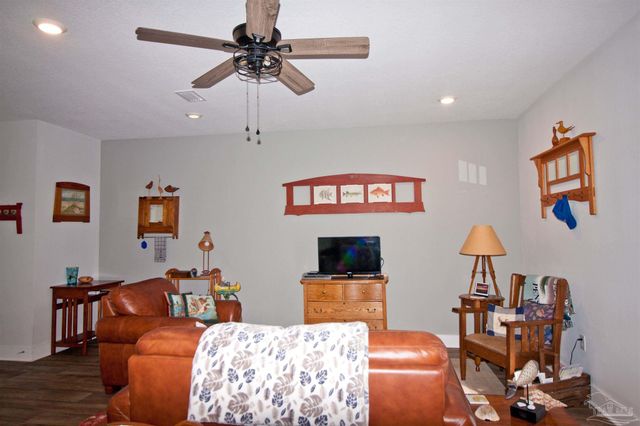 1541 Farragut Way, Pensacola, FL 32534