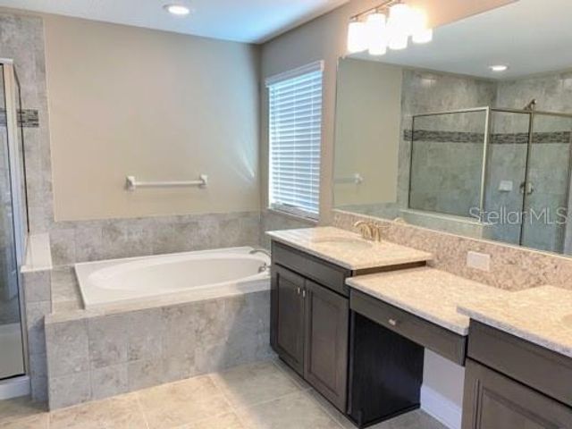 16142 MONTEREY GREENS CIRCLE, Tampa, FL 33647