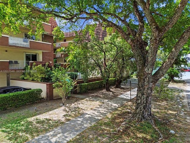 685 Miller Dr E205, Miami Springs, FL 33166