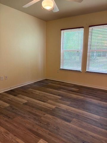 619 N Vionett Lane, Texas City, TX 77591