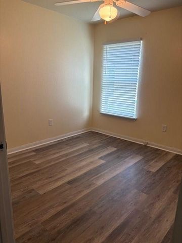 619 N Vionett Lane, Texas City, TX 77591