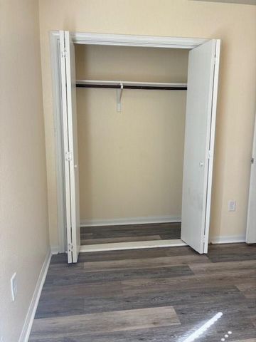 619 N Vionett Lane, Texas City, TX 77591