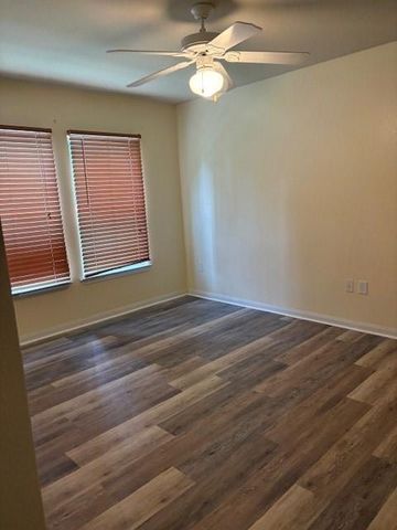 619 N Vionett Lane, Texas City, TX 77591