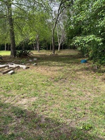 619 N Vionett Lane, Texas City, TX 77591