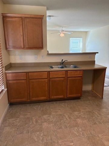 619 N Vionett Lane, Texas City, TX 77591