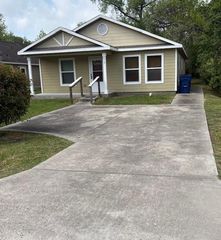 619 N Vionett Lane, Texas City, TX 77591