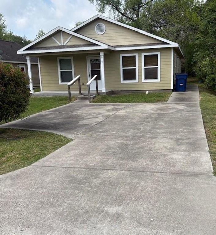 619 N Vionett Lane, Texas City, TX 77591