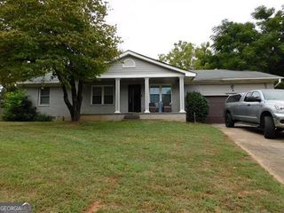 517 Greenview Avenue SE, Conyers, GA 30094