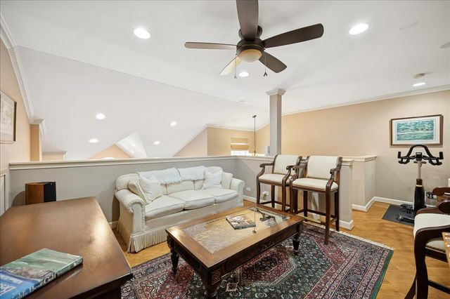 2710 Langley Circle, Glenview, IL 60025