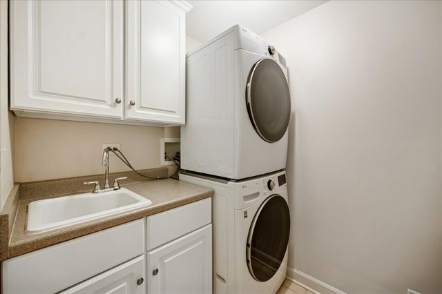 2710 Langley Circle, Glenview, IL 60025