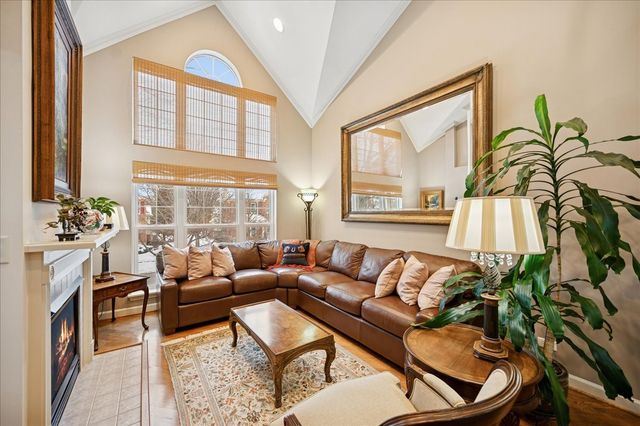 2710 Langley Circle, Glenview, IL 60025