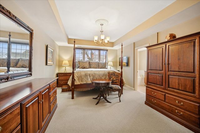 2710 Langley Circle, Glenview, IL 60025