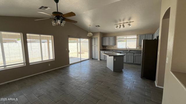 1690 E Countrywalk Lane, Chandler, AZ 85225