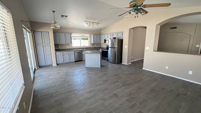 1690 E Countrywalk Lane, Chandler, AZ 85225