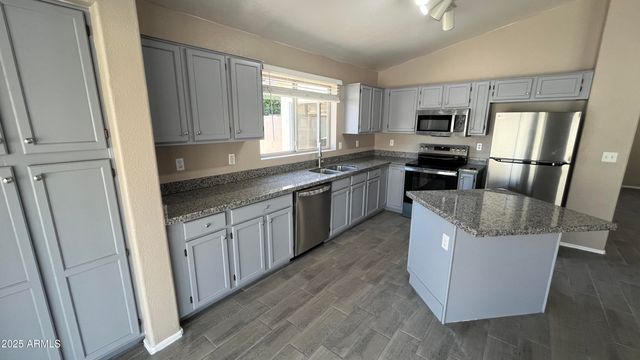 1690 E Countrywalk Lane, Chandler, AZ 85225