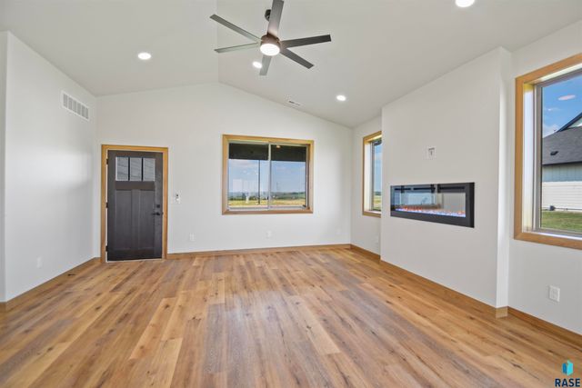 1108 N Slate Ave Avenue, Brandon, SD 57005