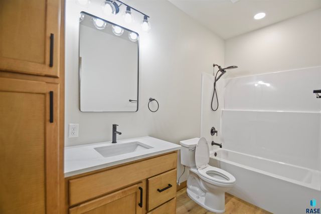1108 N Slate Ave Avenue, Brandon, SD 57005
