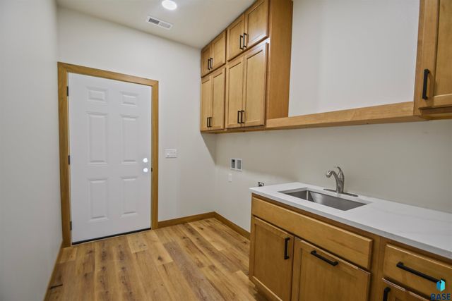 1108 N Slate Ave Avenue, Brandon, SD 57005