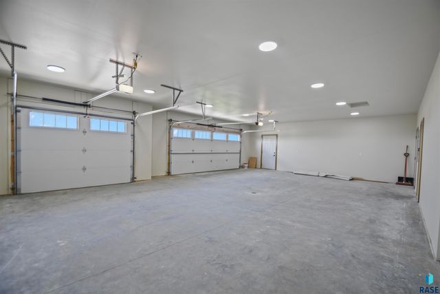 1108 N Slate Ave Avenue, Brandon, SD 57005