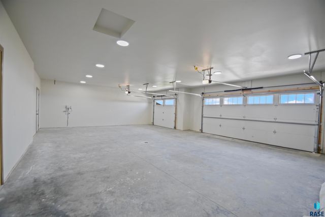 1108 N Slate Ave Avenue, Brandon, SD 57005